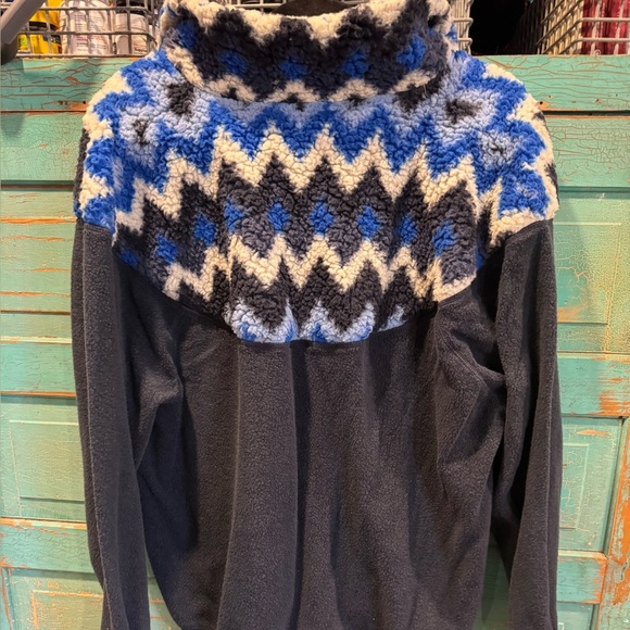 Navy and Blue Chevron Fleece Pullover by AERIE💙cute comfy cozy💙see pic 4 details - Picture 3 of 10